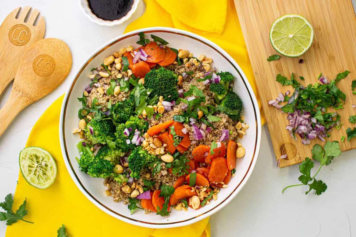 Bowl de Légumes, Cacahuètes & Citron Vert