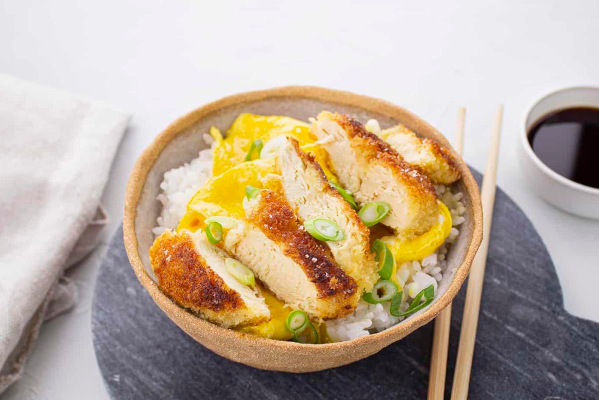 Katsudon au Poulet Pané & Riz Japonais