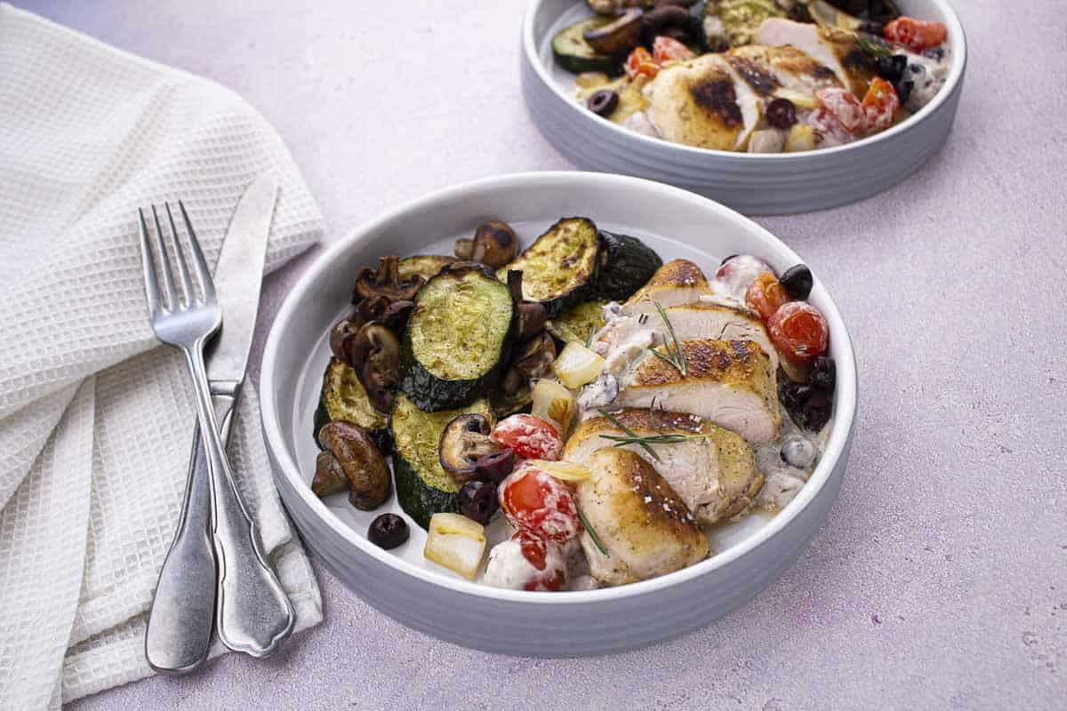 Poulet Sauce Crémeuse Olives & Romarin