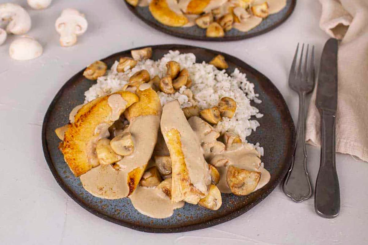 Poulet Sauce Crémeuse aux Cèpes, Riz & Champignons - Recette - Les Commis
