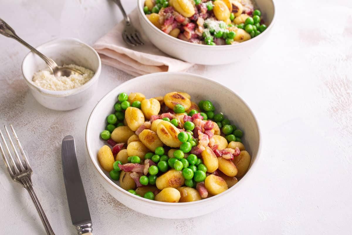Gnocchi aux Petits Pois, Lard Fumé & Grana Padano