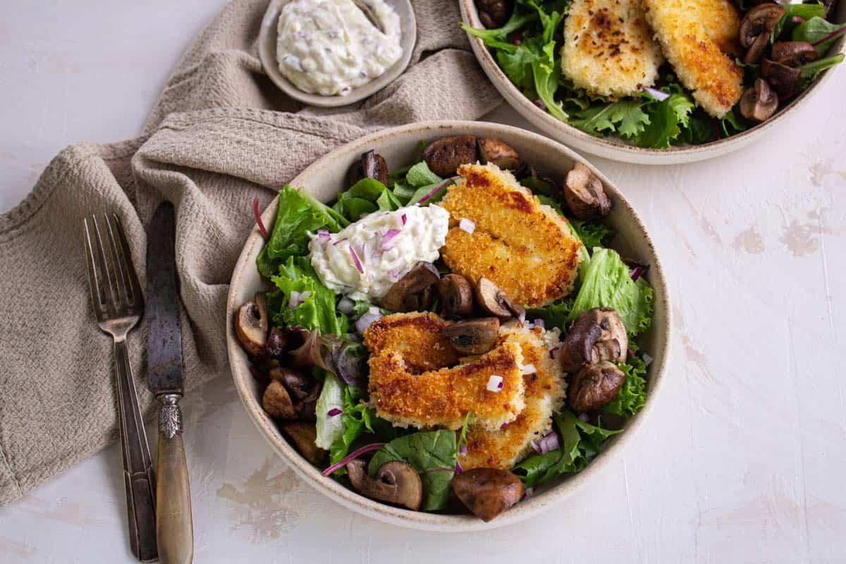 Halloumi Pané & Champignons, Sauce au Yaourt