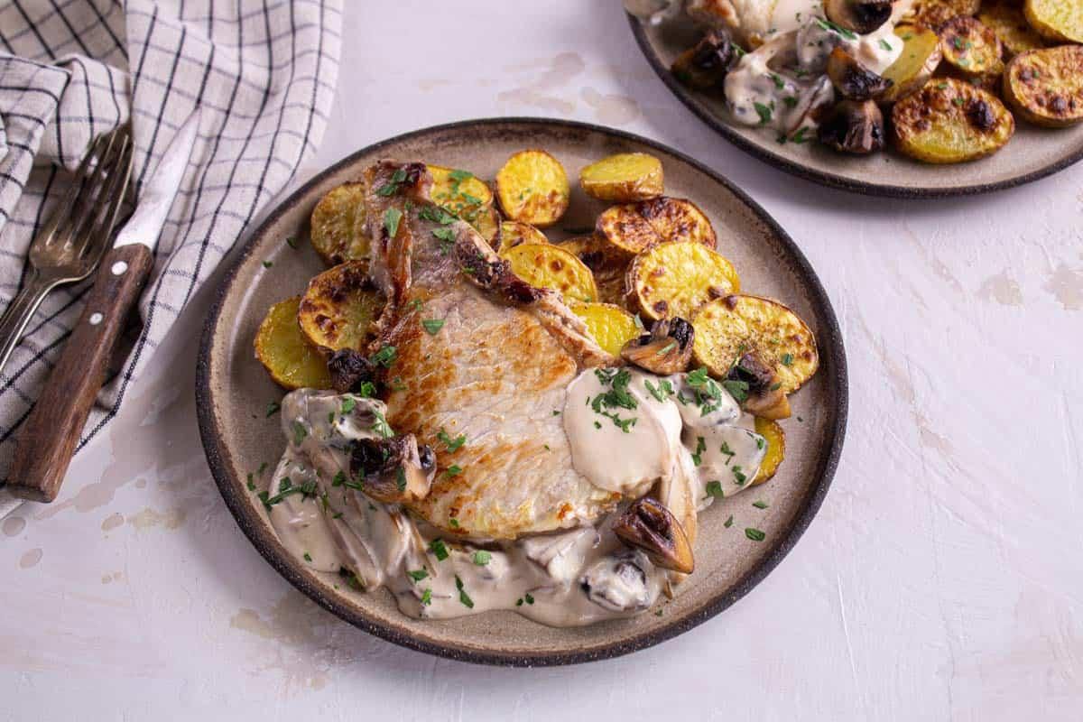 Côtes de Porc & Crème aux Champignons