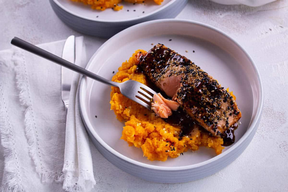 Saumon au Sésame Purée de Carotte au Gingembre