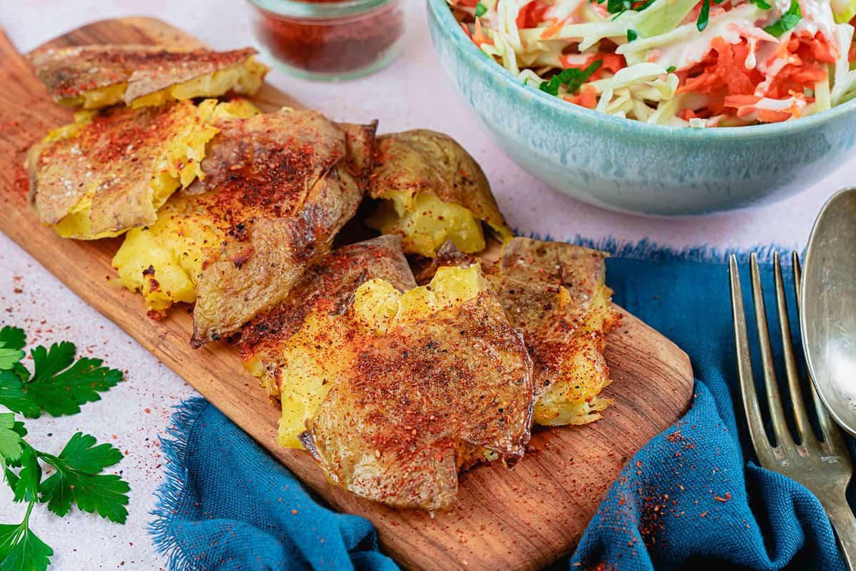 Smashed Potatoes Croustillantes & Coleslaw Maison