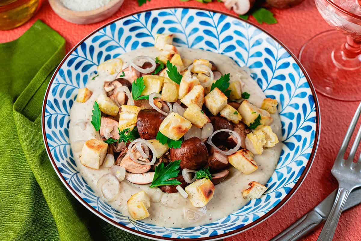 Crème de Haricots & Champi avec Croûtons de Pita