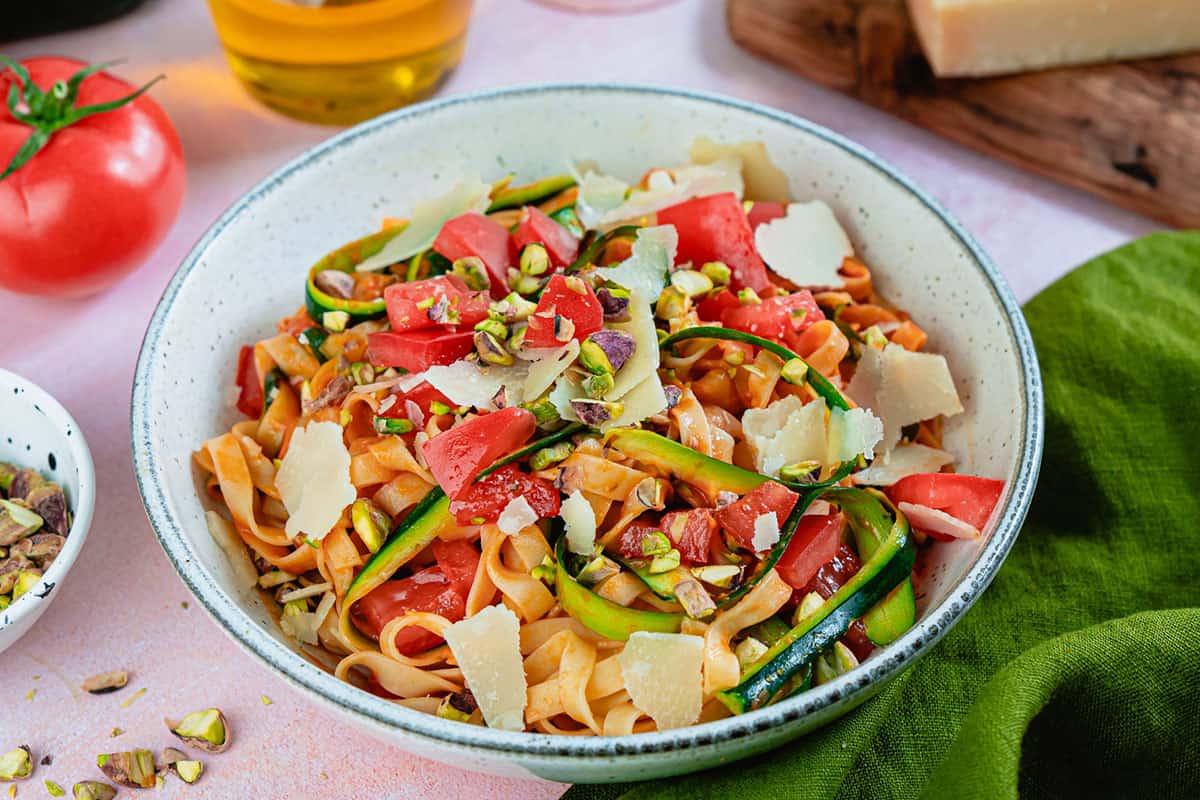 Duo de Tagliatelle Pesto Rosso et Pistaches - Recette - Les Commis