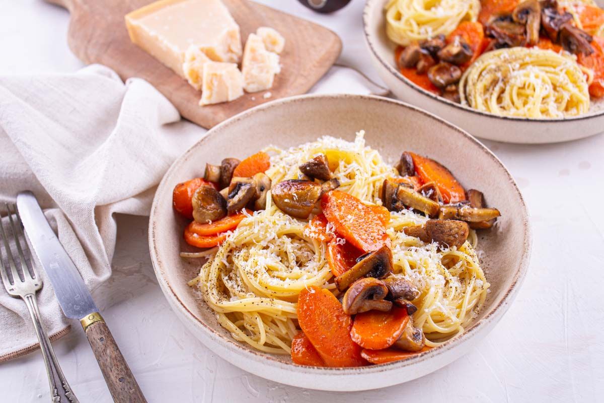 Spaghetti Cacio & Pepe aux Légumes d'Hiver