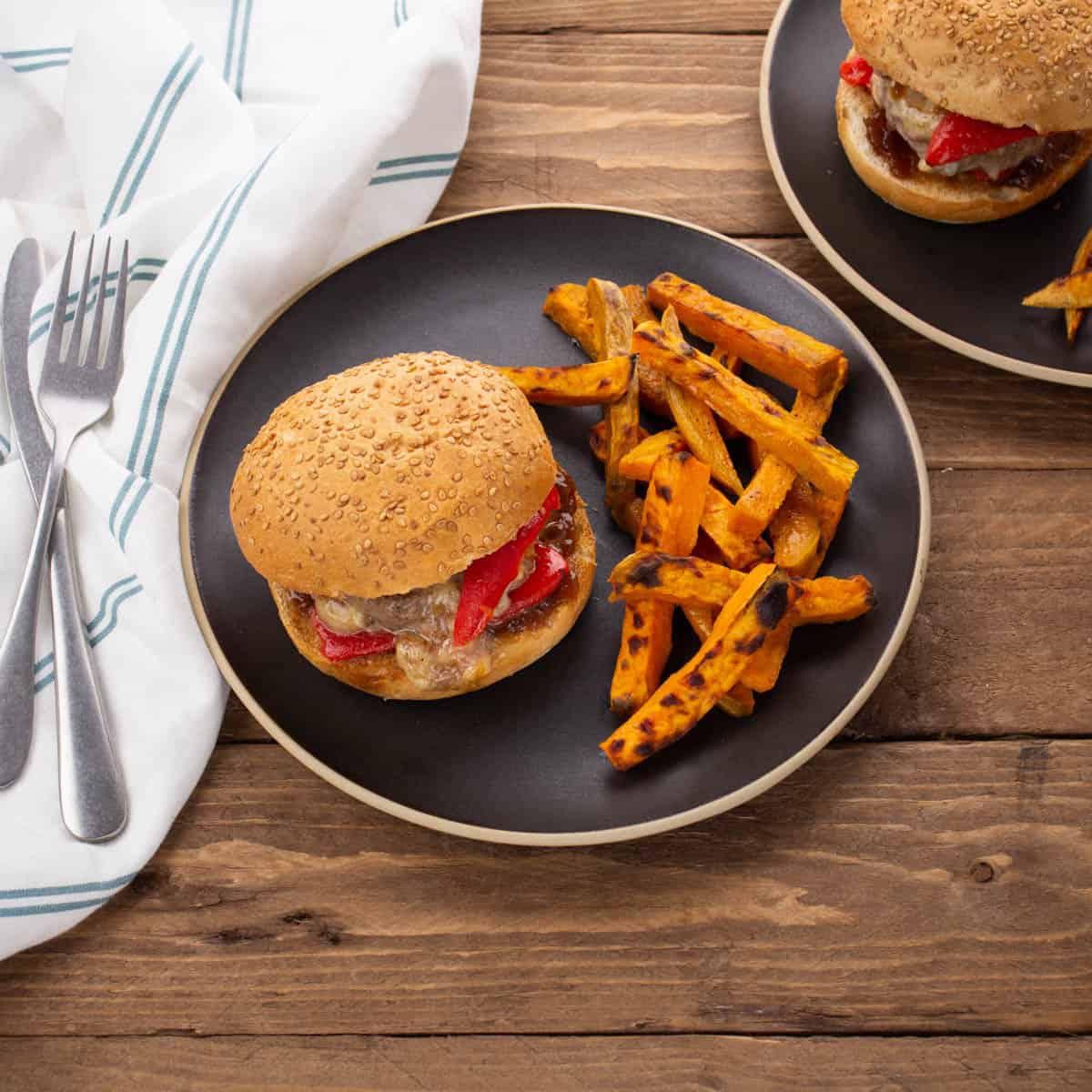 Burger au Taleggio Fondu & Piquillos