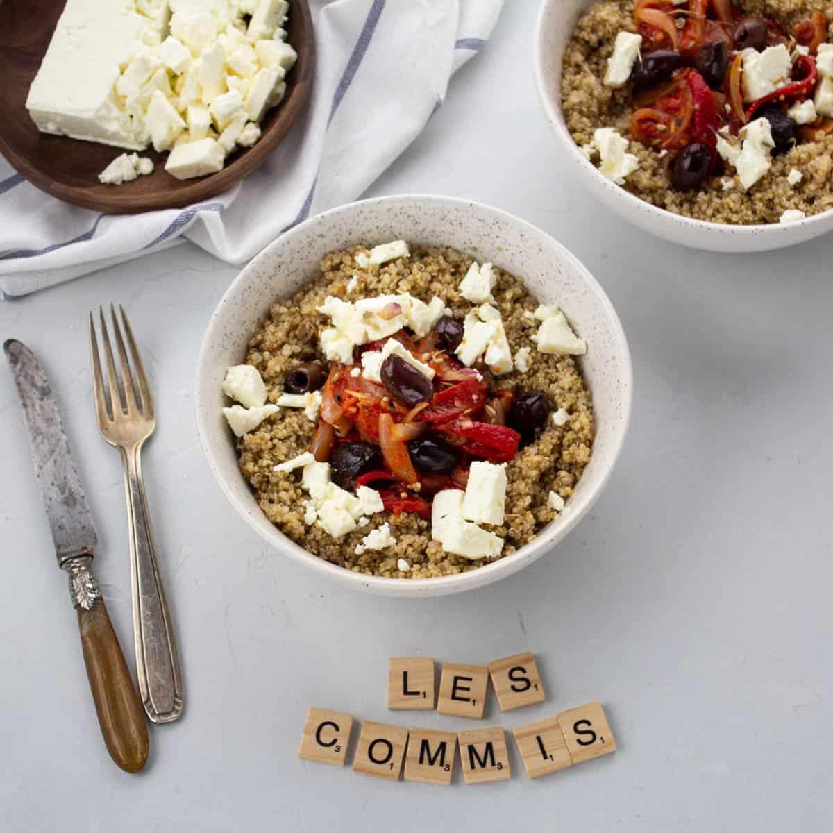 Bowl Quinoa & Compotée de Tomates aux Épices