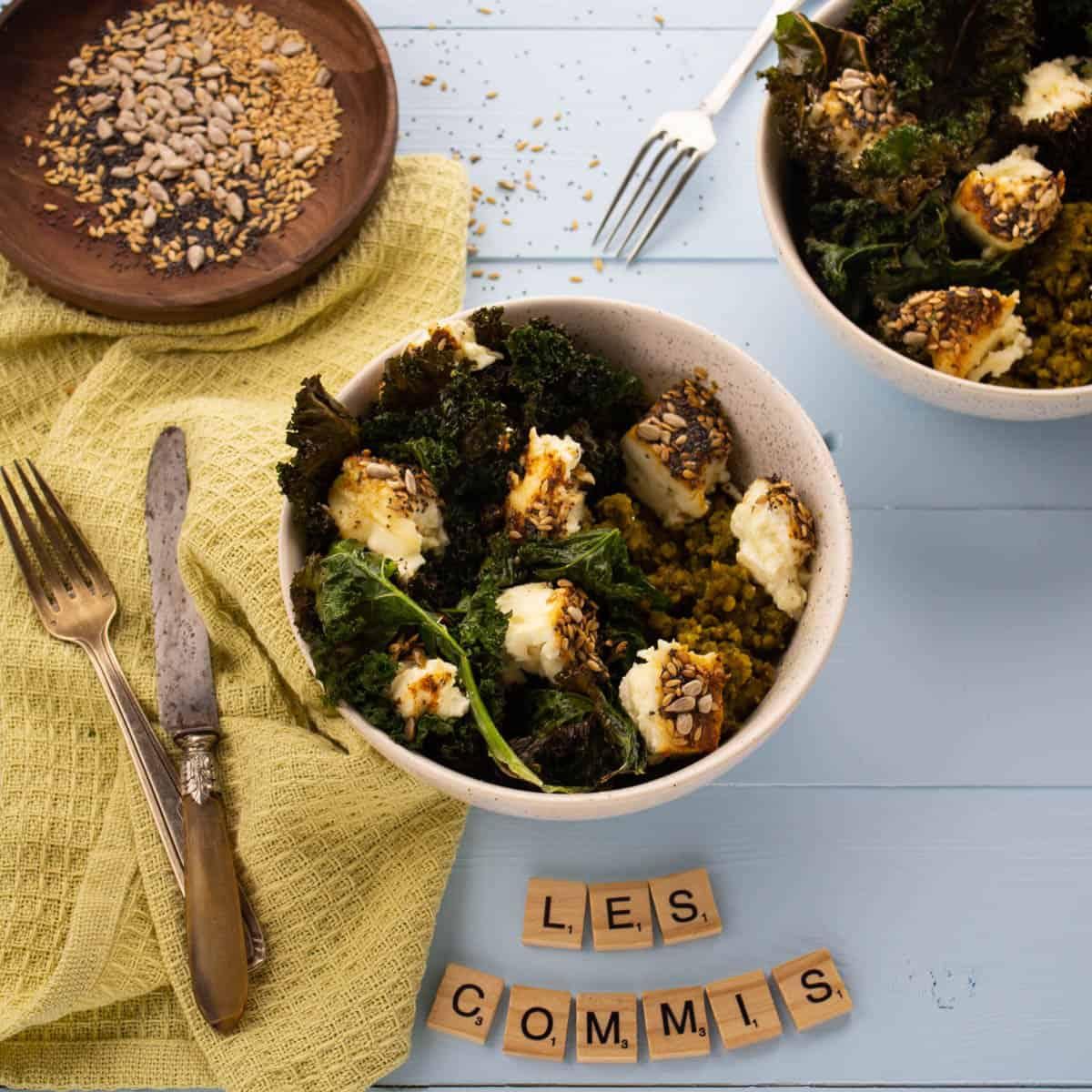 Bowl Lentilles Corail-Feta & Chips de Kale