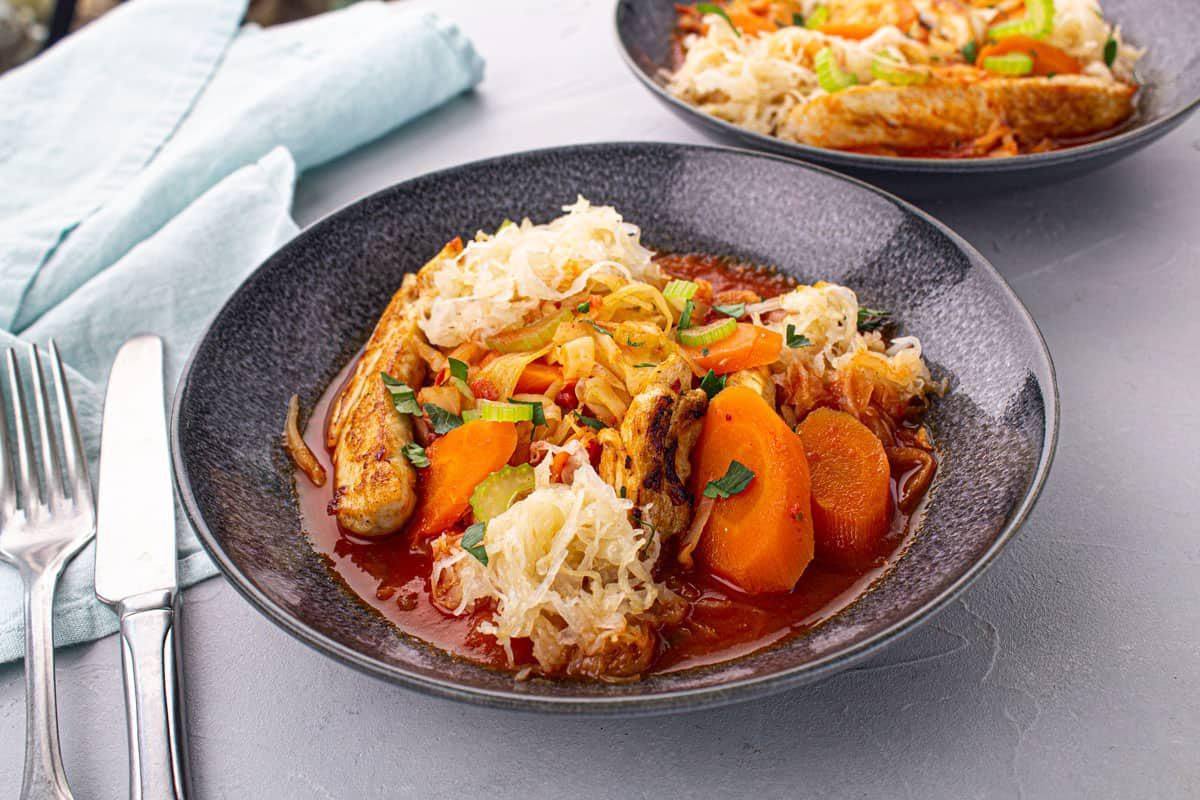 Poulet Mijoté & Choucroute aux Légumes